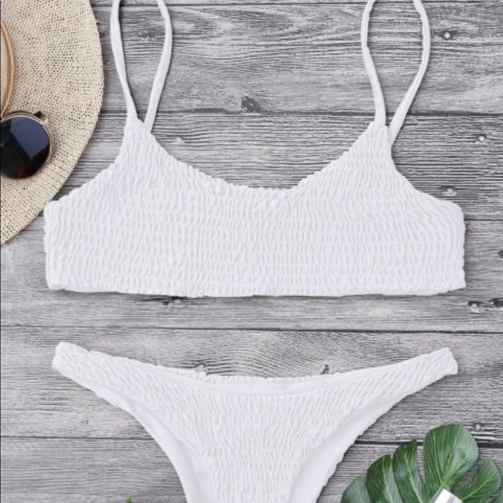 White scrunch bikini